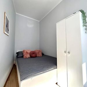 Mmrent Shadow Room